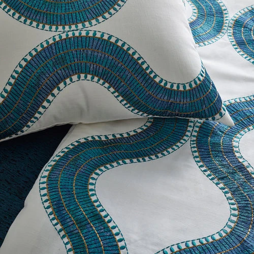 Egyptian Collar Throw - Image 2