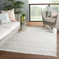 Tobias Solid Light Gray/ Cream Area Rug (6'X9') -France and Son Store CSL01 4 ddc3399b abc7 4507 9300 03a0fef126ce
