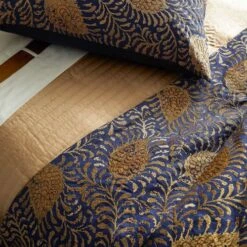 Kinrande Throw -France and Son Store Kinrande Detail 1 500x500 crop center 84097e79 8a6d 41ed 9c04 88be11e087a9